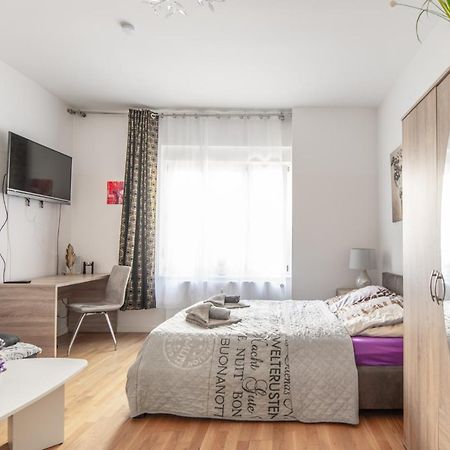 A Stylish Apartment In The Center Of True Berlin Extérieur photo